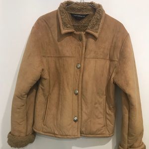 Like NEW Worn Once Black Diamond Sherpa Lined ❤️